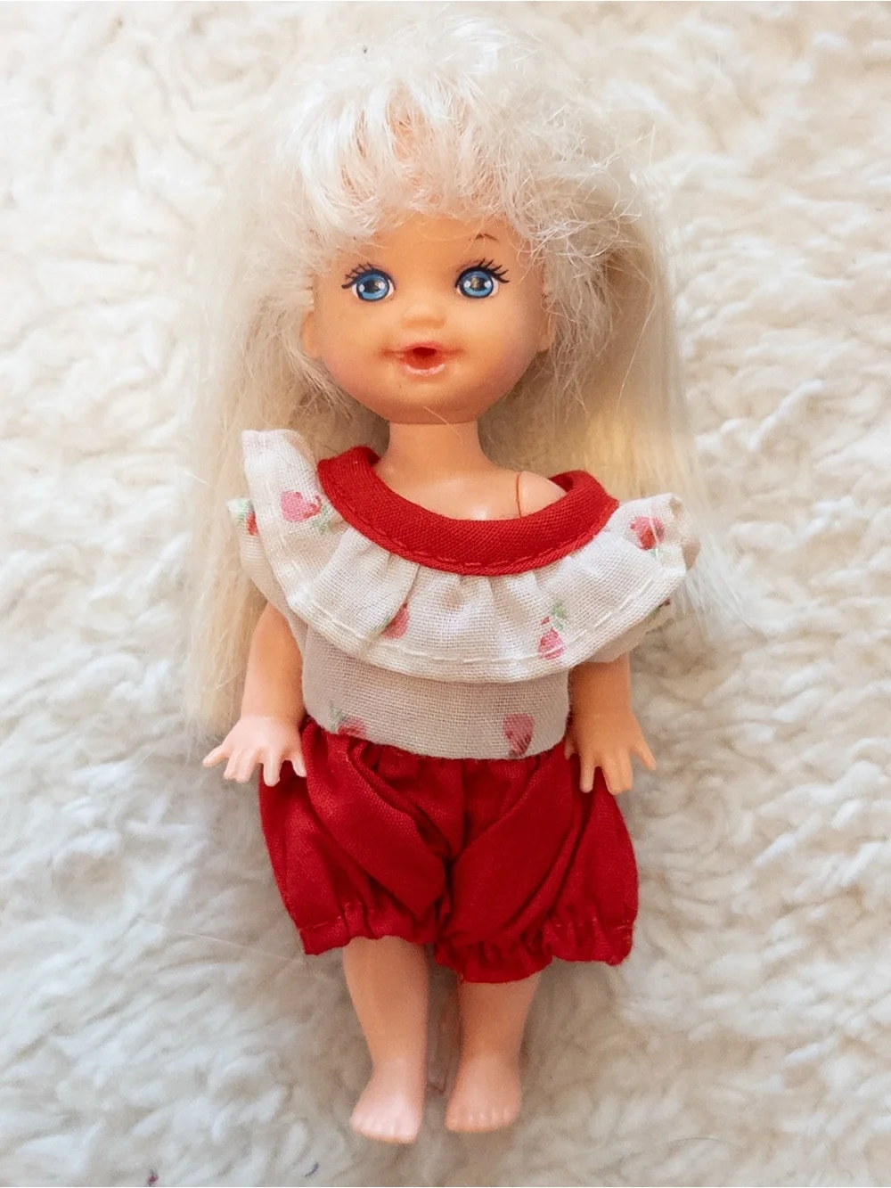 Vintage 1997 Mattel Eatin’ Fun Kelly Doll Barbie Little Sister Red Outfit